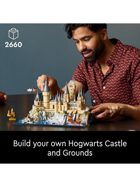 back image of lego-harry-potter-hogwarts-castle-and-grounds-76419
