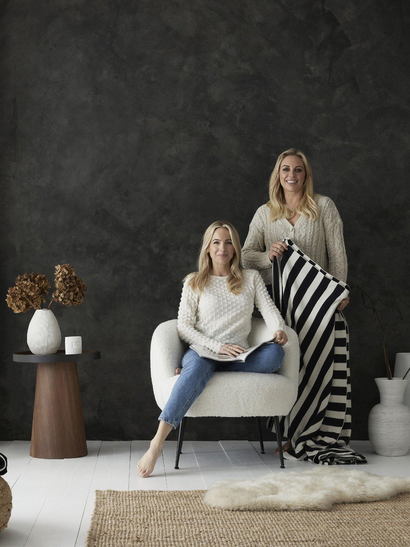 style-sisters-knitted-stripe-100-cotton-throw-150x180-cm