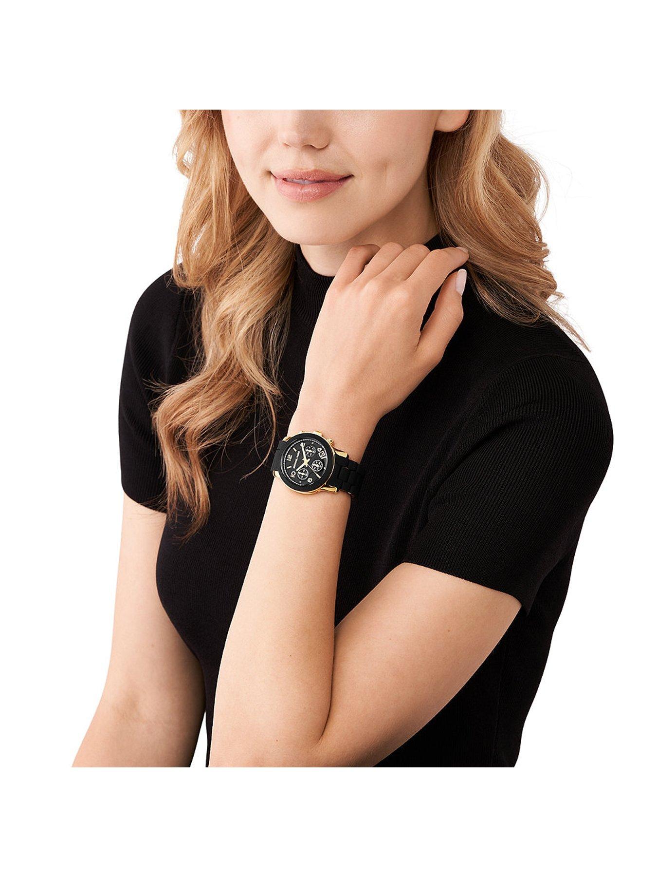 Michael kors runway smartwatch black best sale