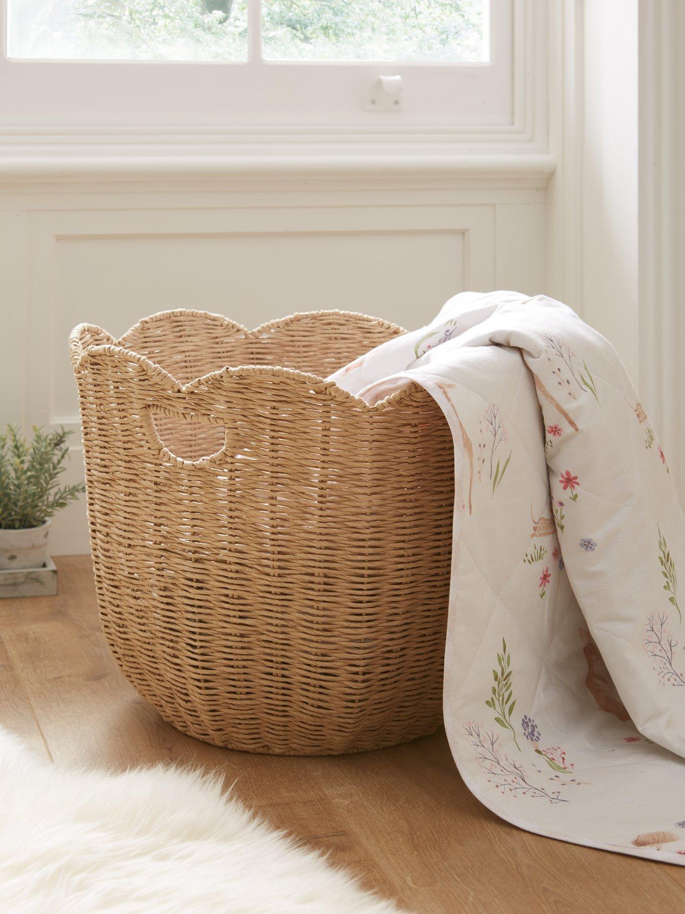 The Very Collection Scalloped Round Storage Basket – 37 cm