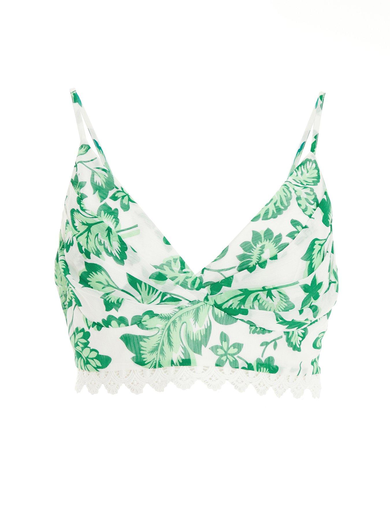 Image 4 of 6 of Quiz Tropical Print Crop Top