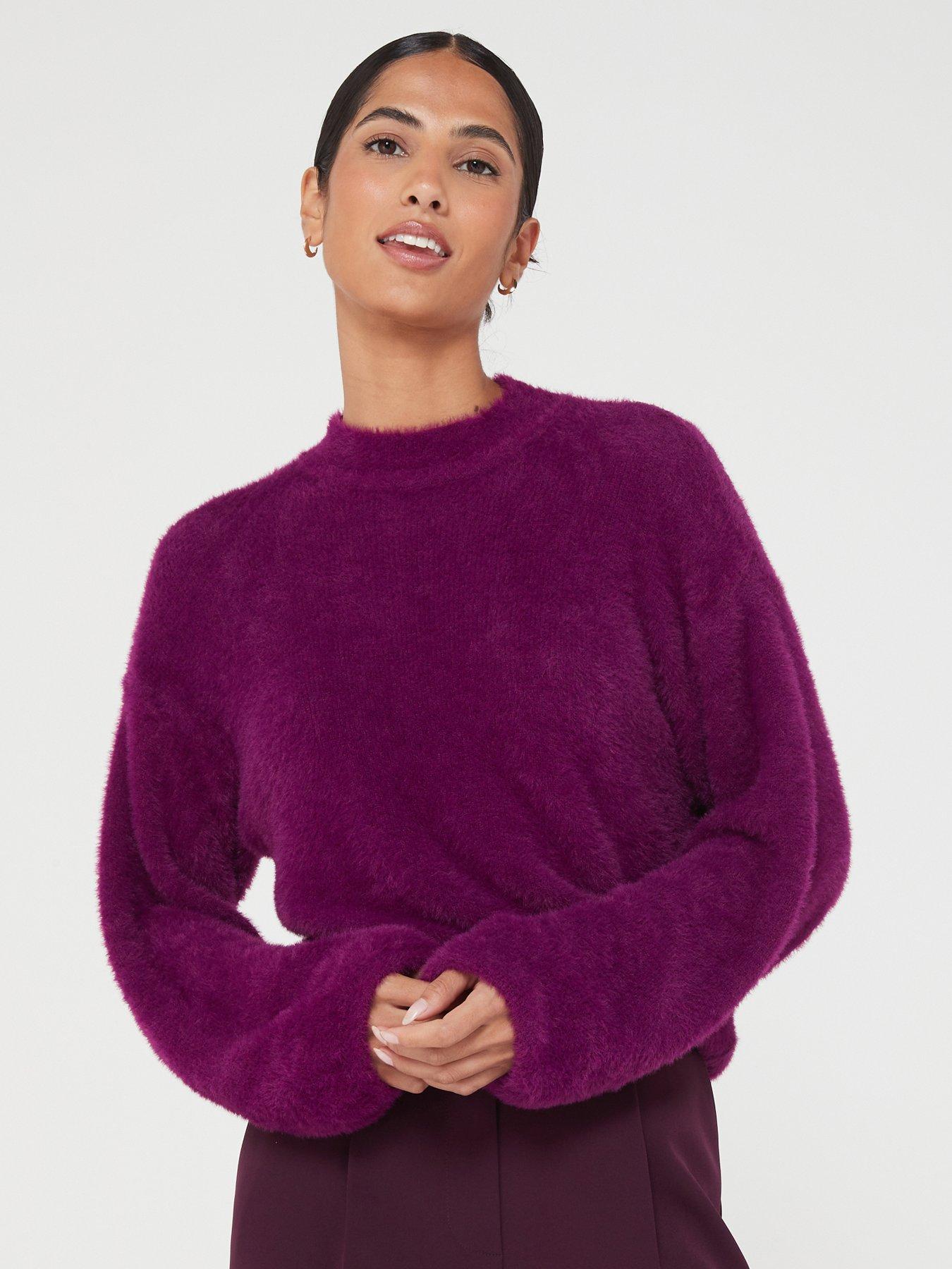 High neck outlet fluffy jumper