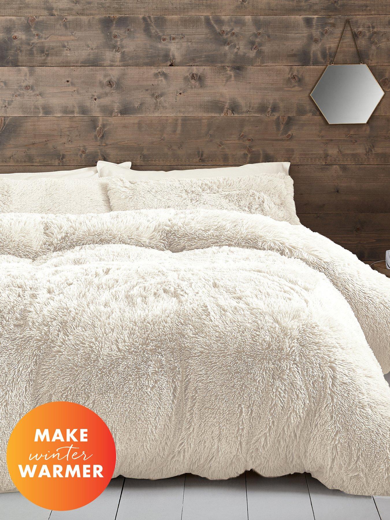 undefined Cuddly Faux Fur Duvet Cover Set in Cream