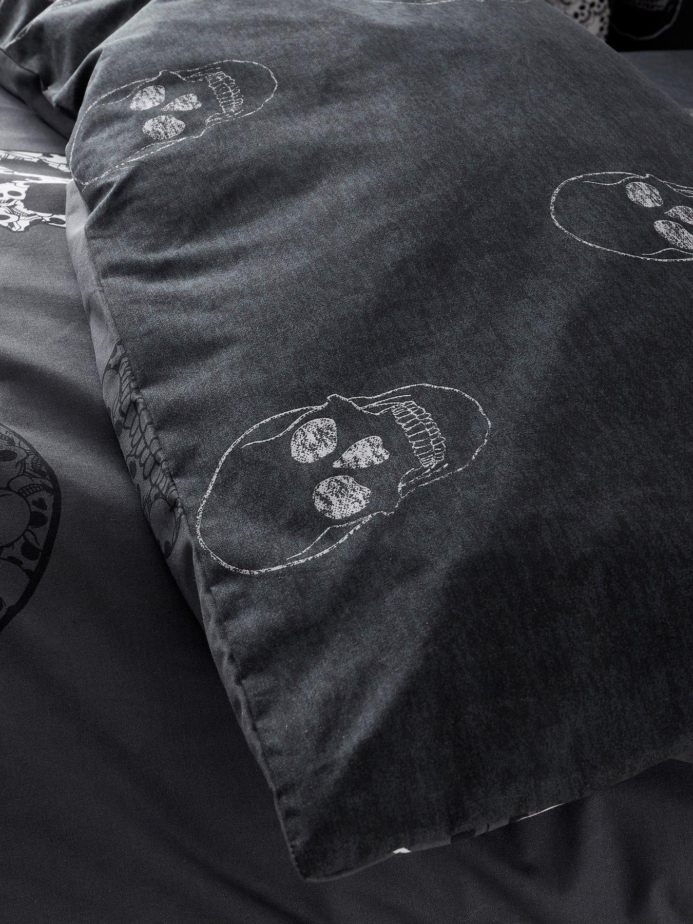 Image 4 of 5 of Catherine Lansfield Skulls Halloween Duvet Set