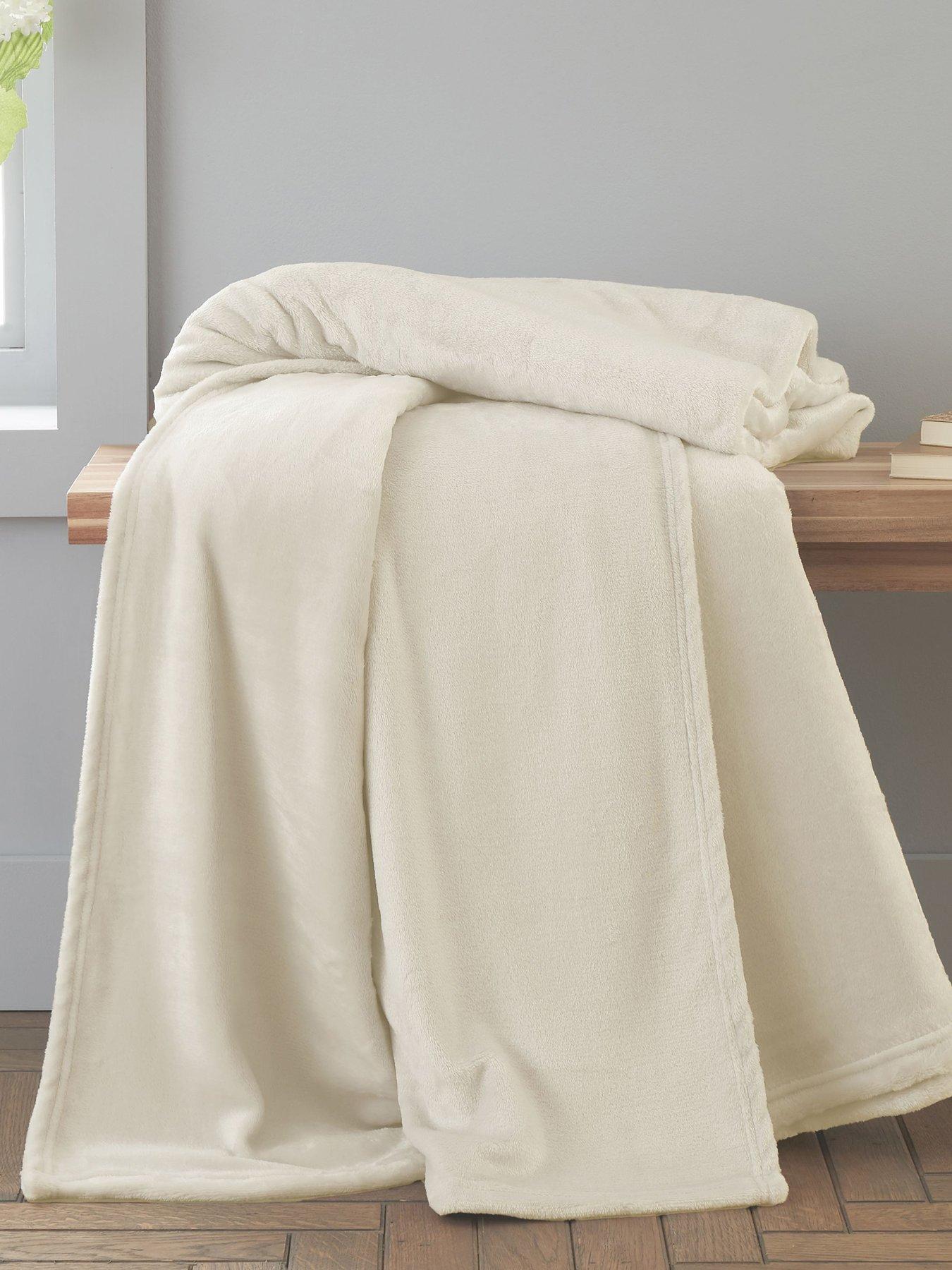 Catherine Lansfield Raschel Extra Large Throw Range 200x240cm