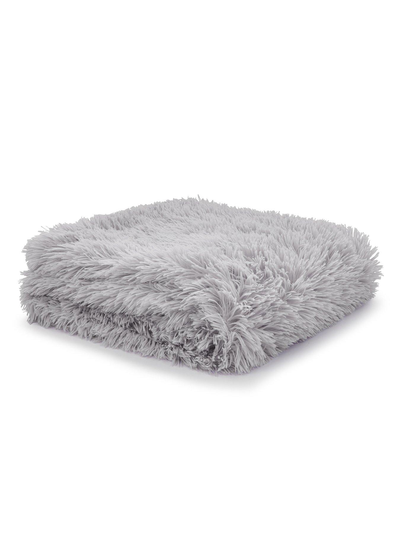 undefined Cuddly Large Family Cosy Throw - Cream