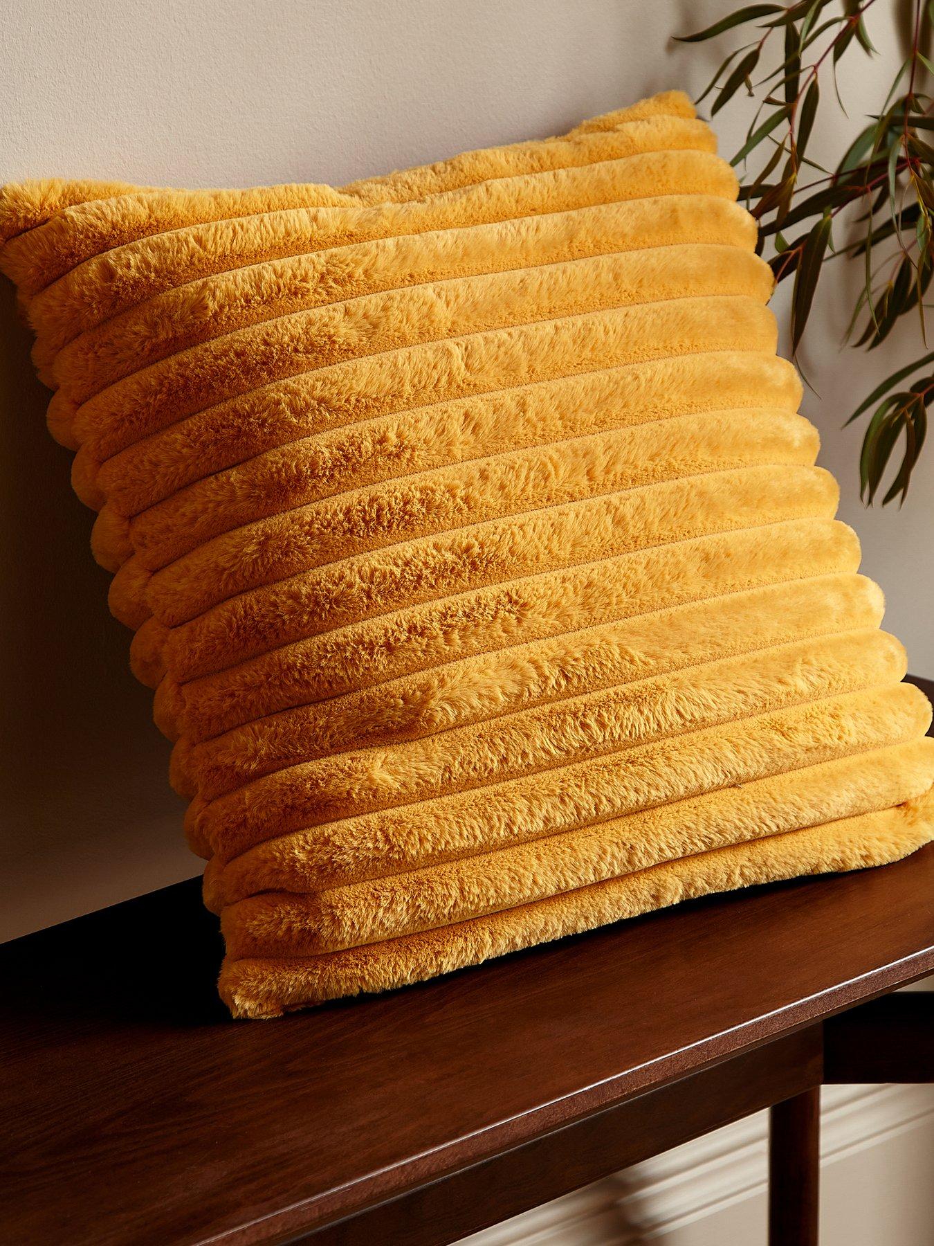 Catherine Lansfield Cosy Ribbed Cushion
