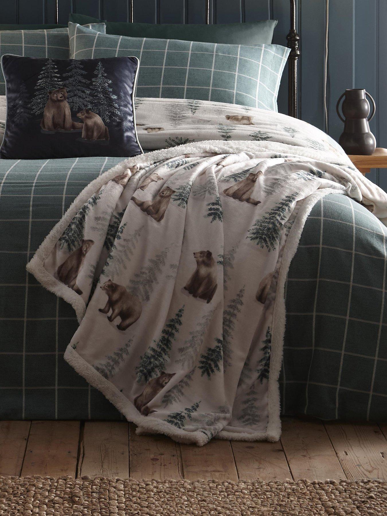 Dreams & Drapes Bear Walks Plush Throw - Teal