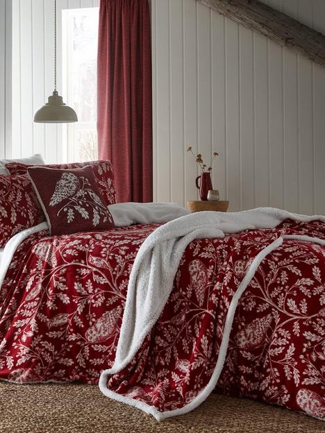 dreams-drapes-woodland-owls-red-sherpa-throw