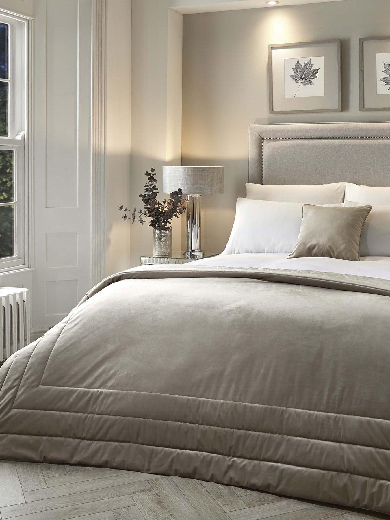 Soiree Melanie Bedspread Throw in Linen - 150 x 220 cm