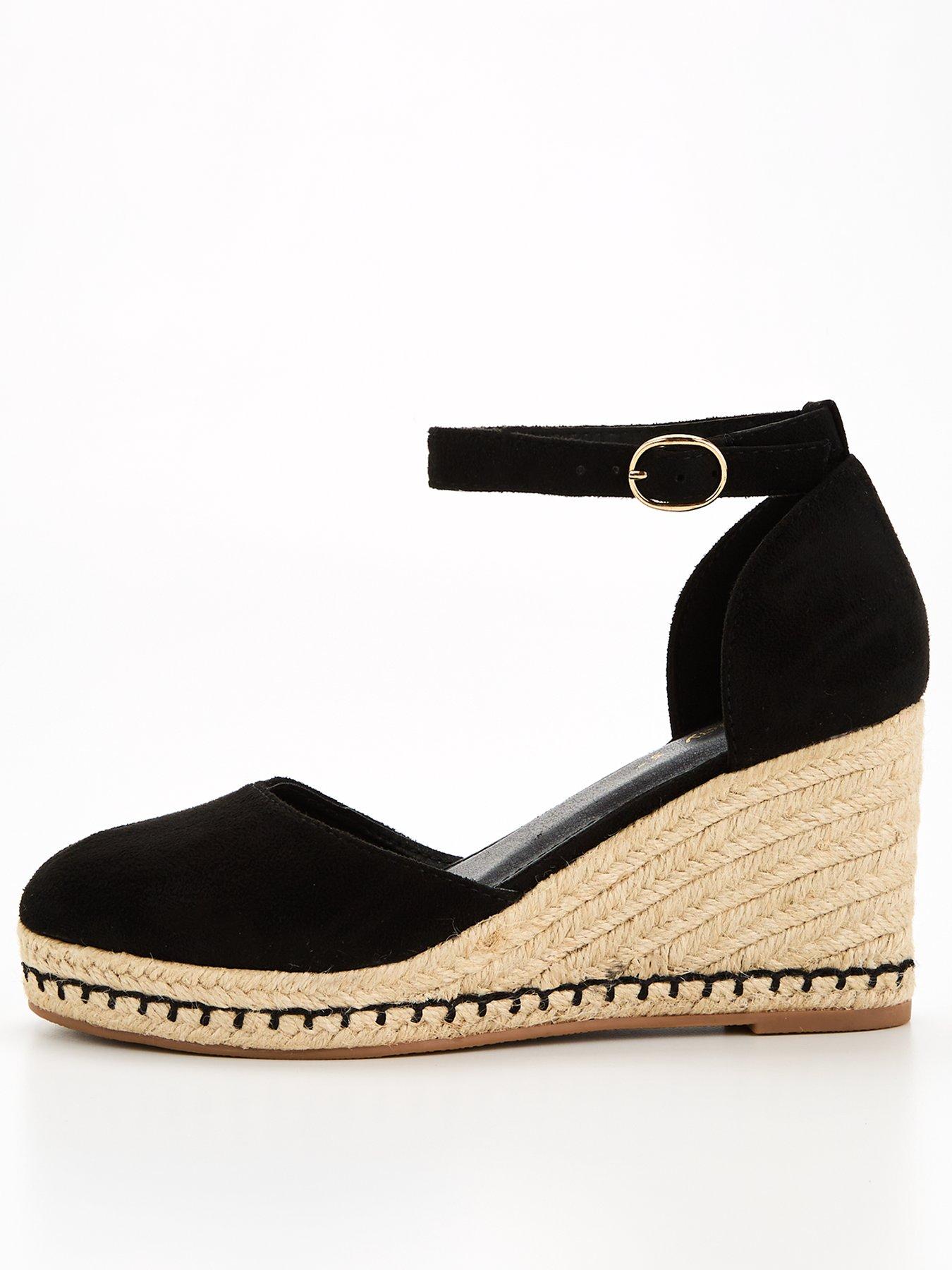 Closed Toe Wedge Black