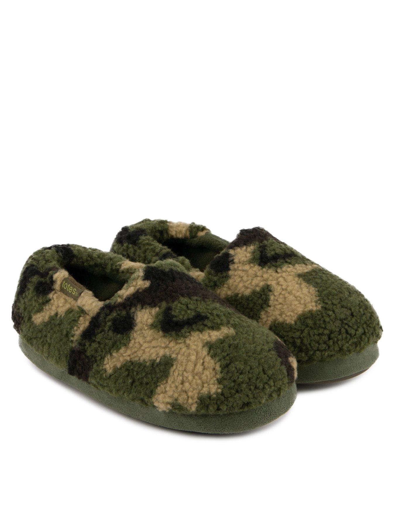  image of totes-camouflage-borg-slippers