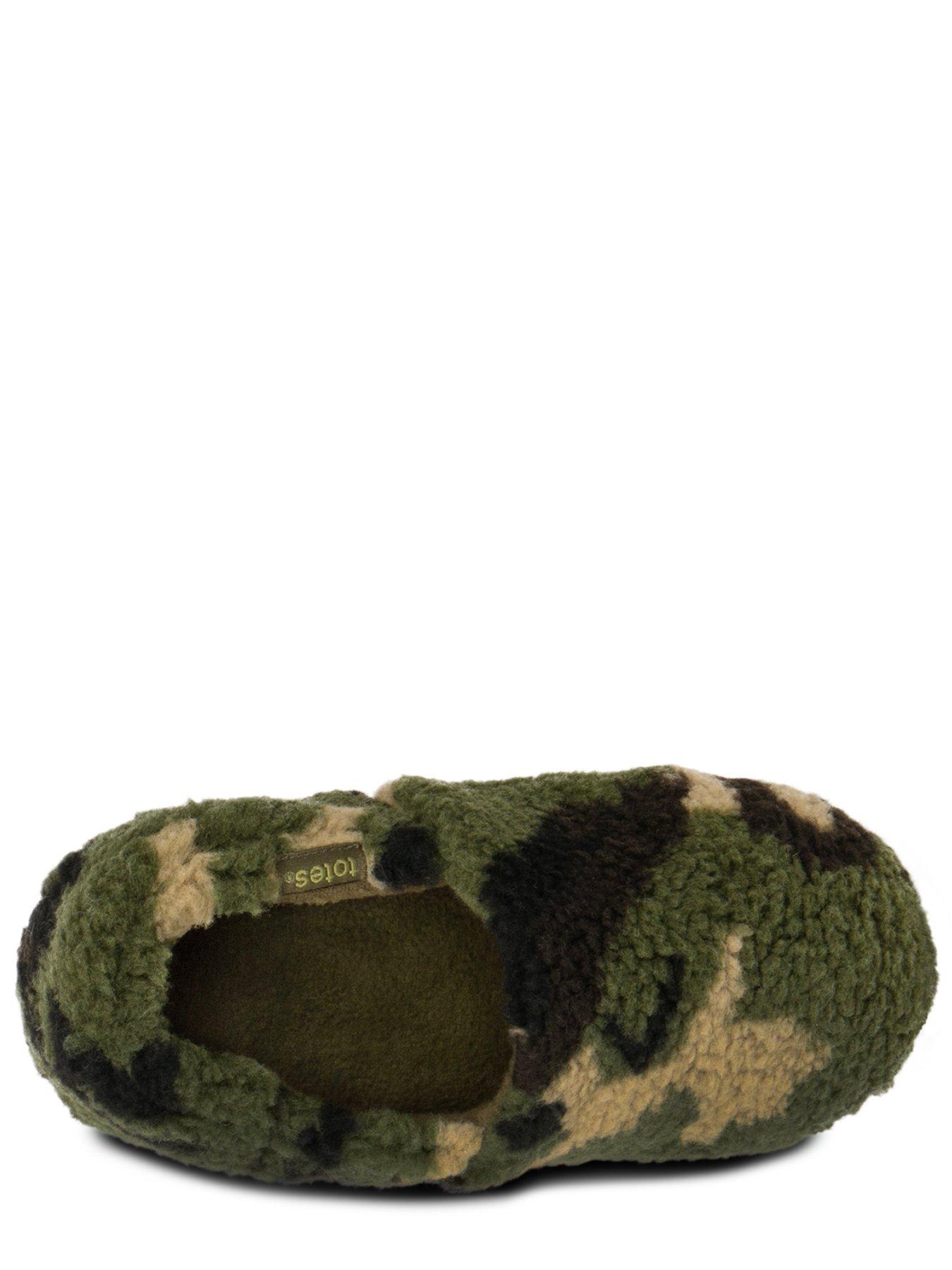  image of totes-camouflage-borg-slippers