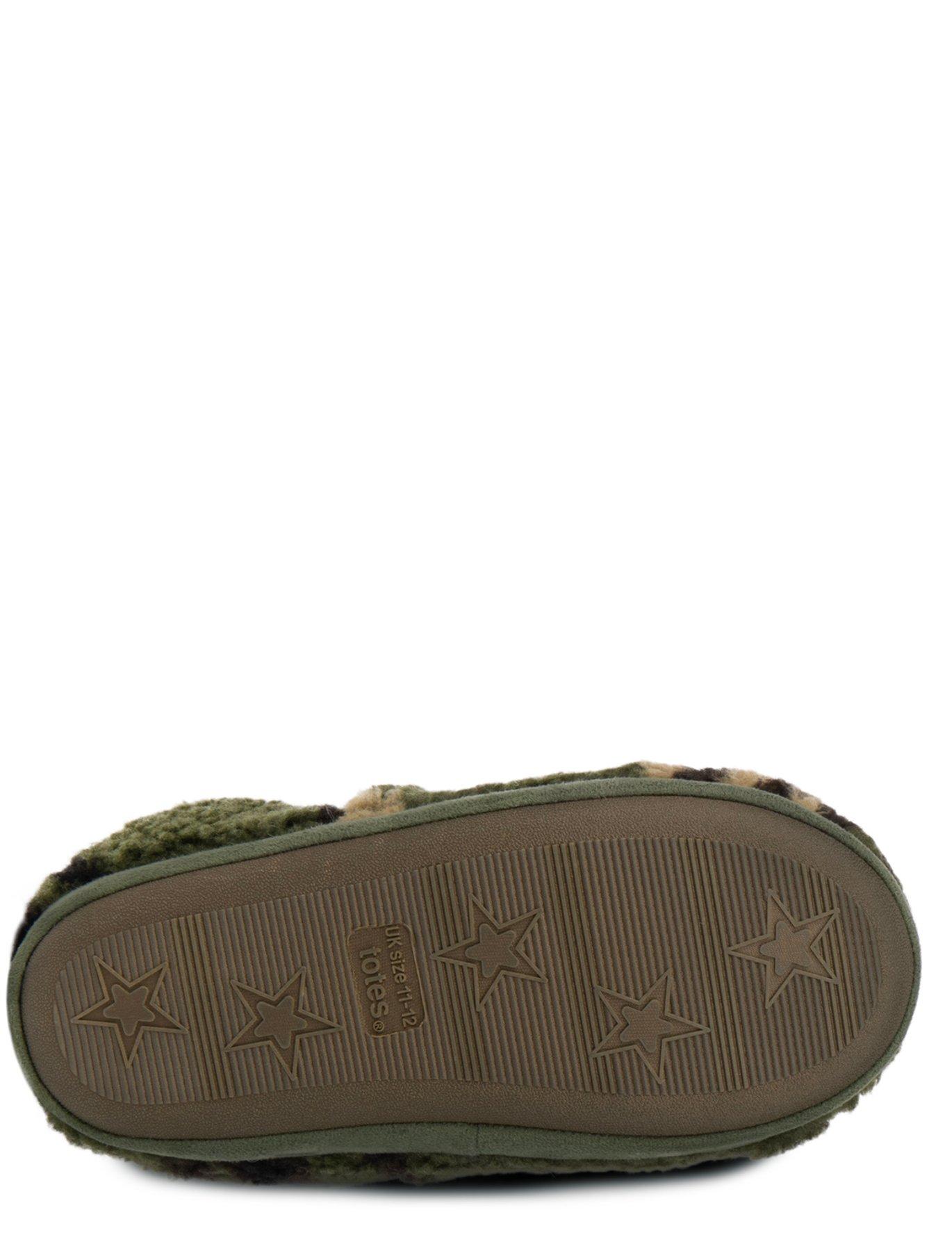  image of totes-camouflage-borg-slippers