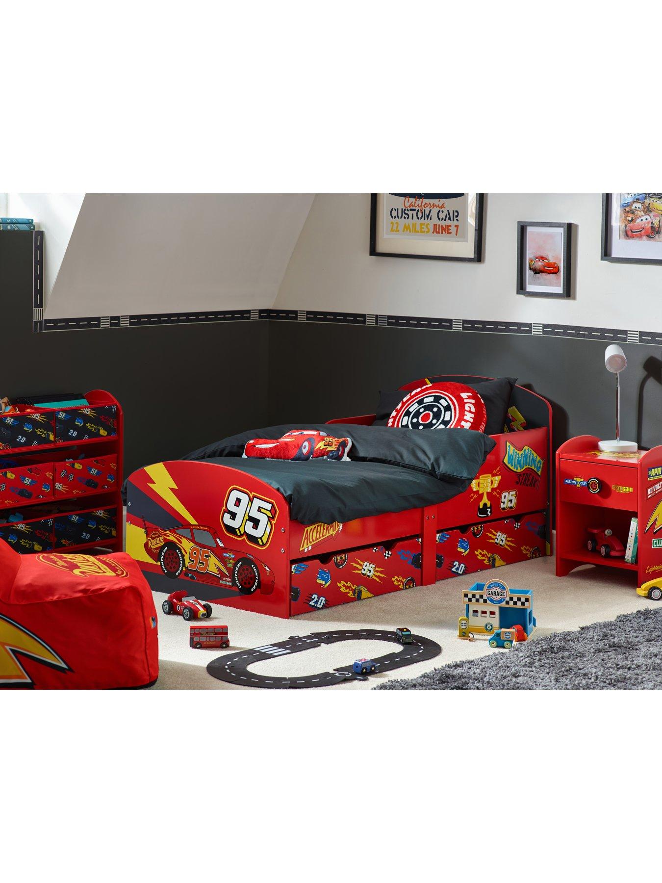 Lightning mcqueen 2024 cot bed set