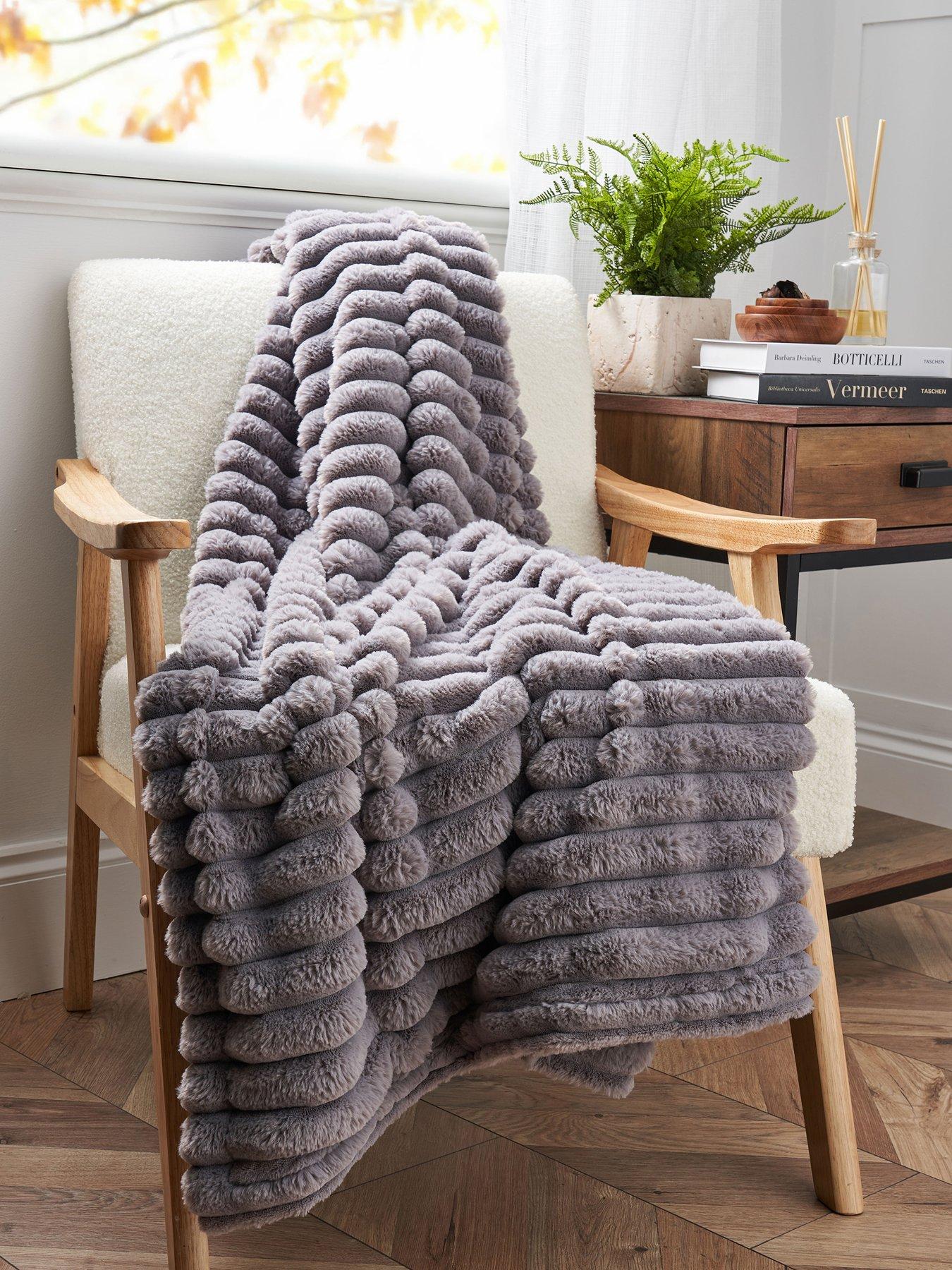 The Very Collection Chunky Ribbed Throw
