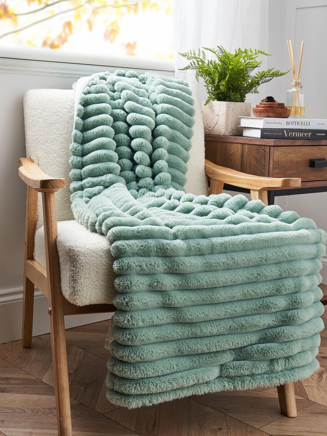 The Very Collection Chunky Ribbed Throw