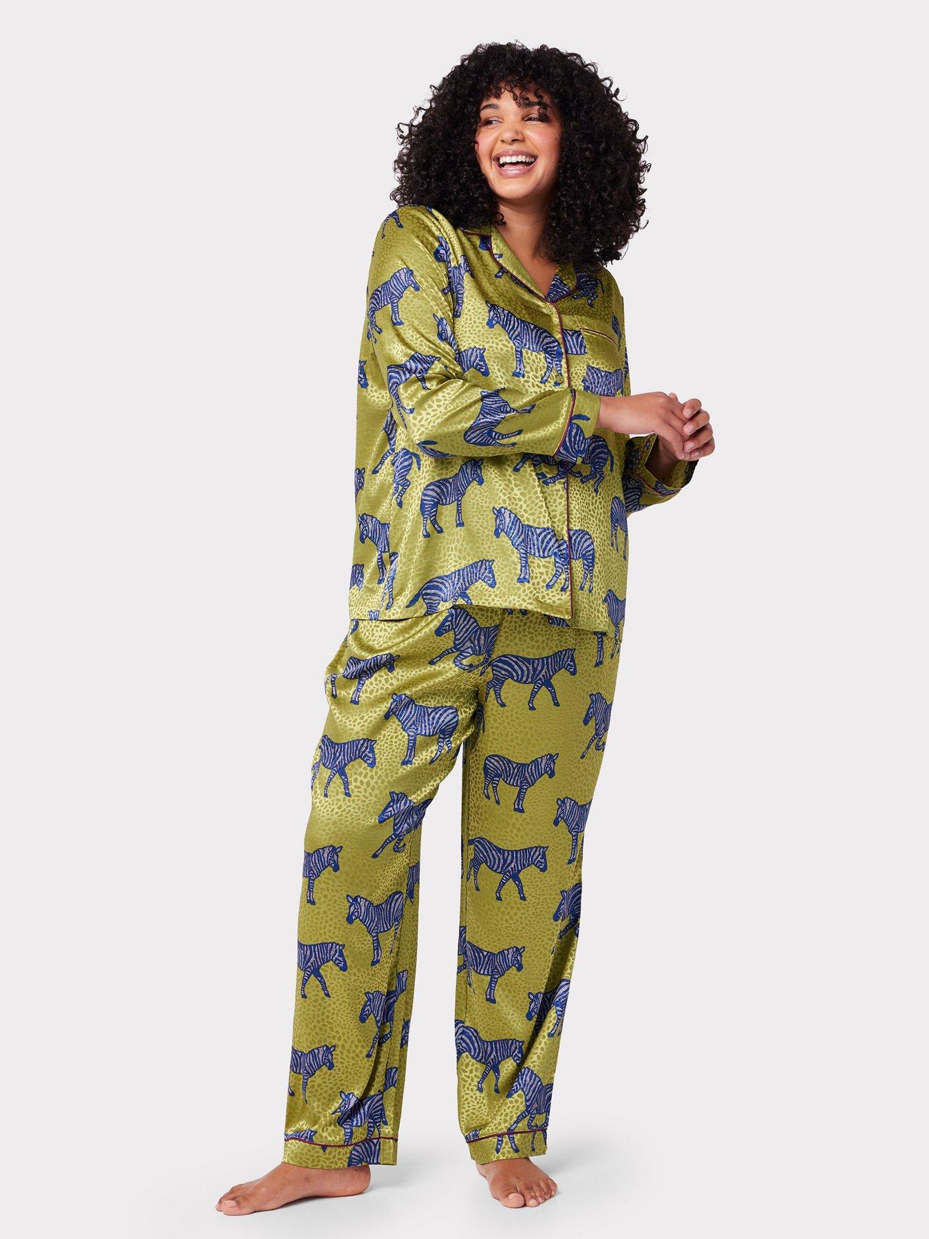 CHELSEA PEERS Curve Button Up Printed Pyjama Set - Blue