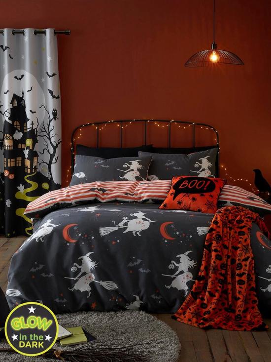 front image of bedlam-flying-witches-halloween-single-duvet-cover-set-multi