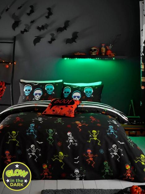 bedlam-dancing-skeletons-glow-in-the-dark-halloween-duvet-cover-set-multi