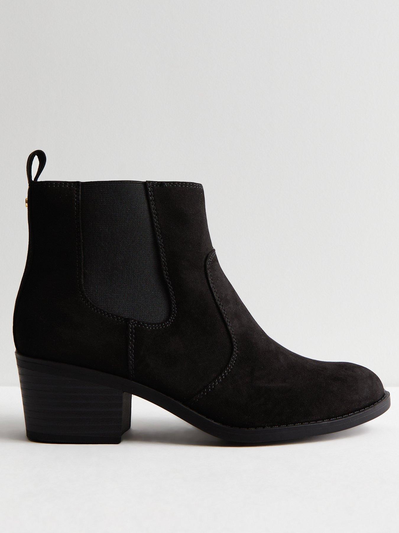 Wide fitting hot sale chelsea boots