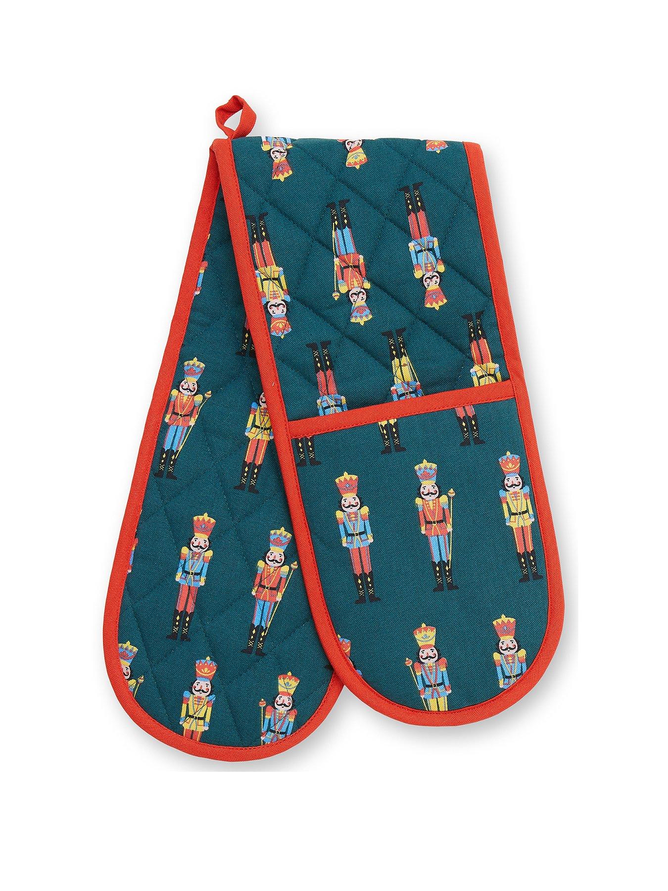 Catherine Lansfield Nutcracker Double Oven Glove