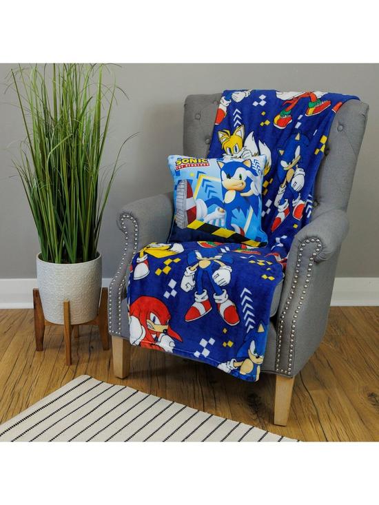 front image of sonic-the-hedgehog-sonic-bounce-cushion-40-x-40cm