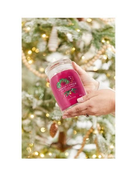 yankee-candle-signature-large-jar-candlenbsp--sparkling-winterberry