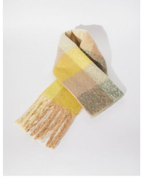 quiz-yellow-check-knitted-scarf