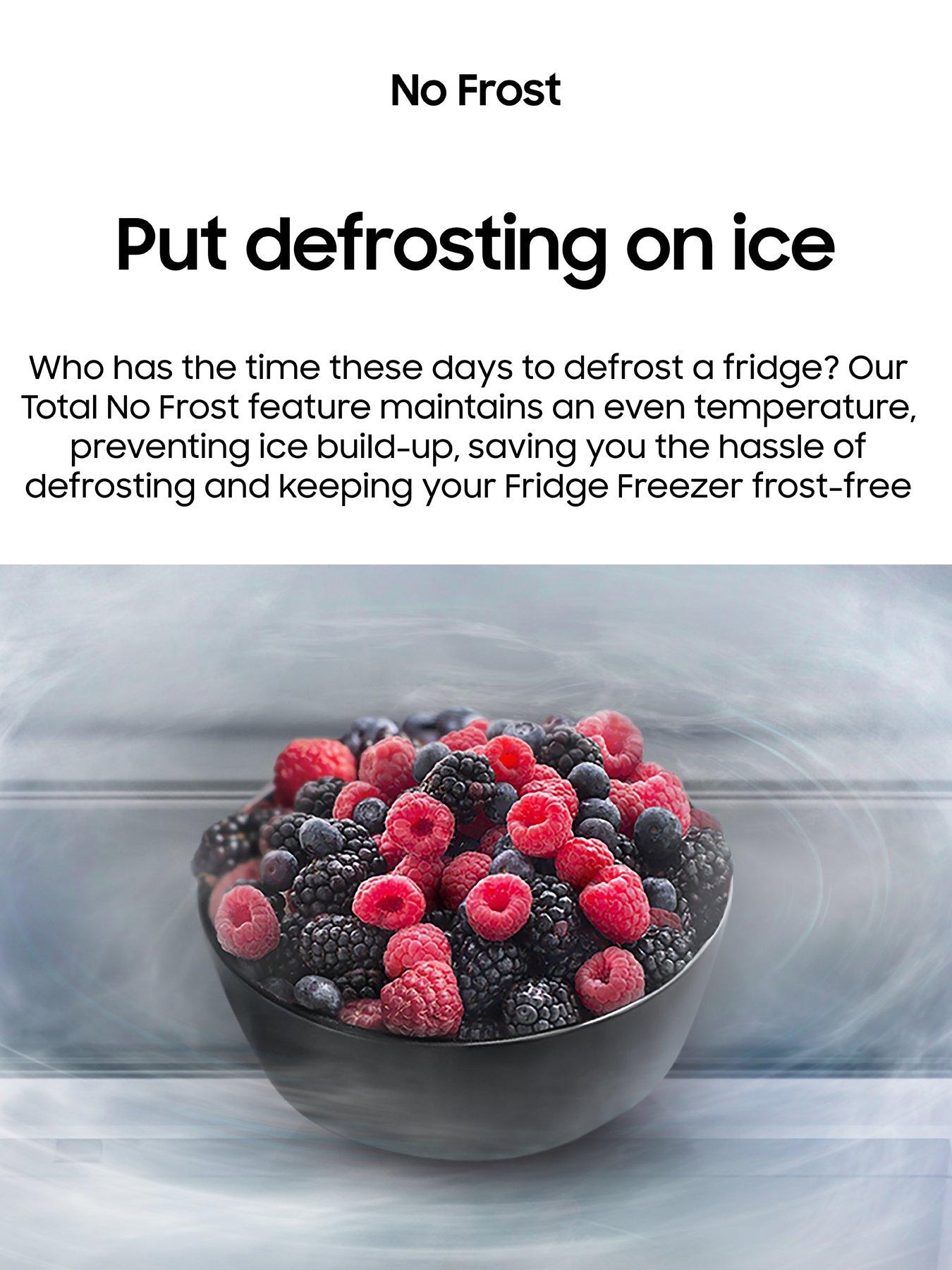 Image 5 of 8 of Samsung Series 4&nbsp;RB7300T&nbsp;RB34C652ESA/EU Frost-Free Classic Fridge Freezer with Non-Plumbed Water Dispenser - E Rated - Silver