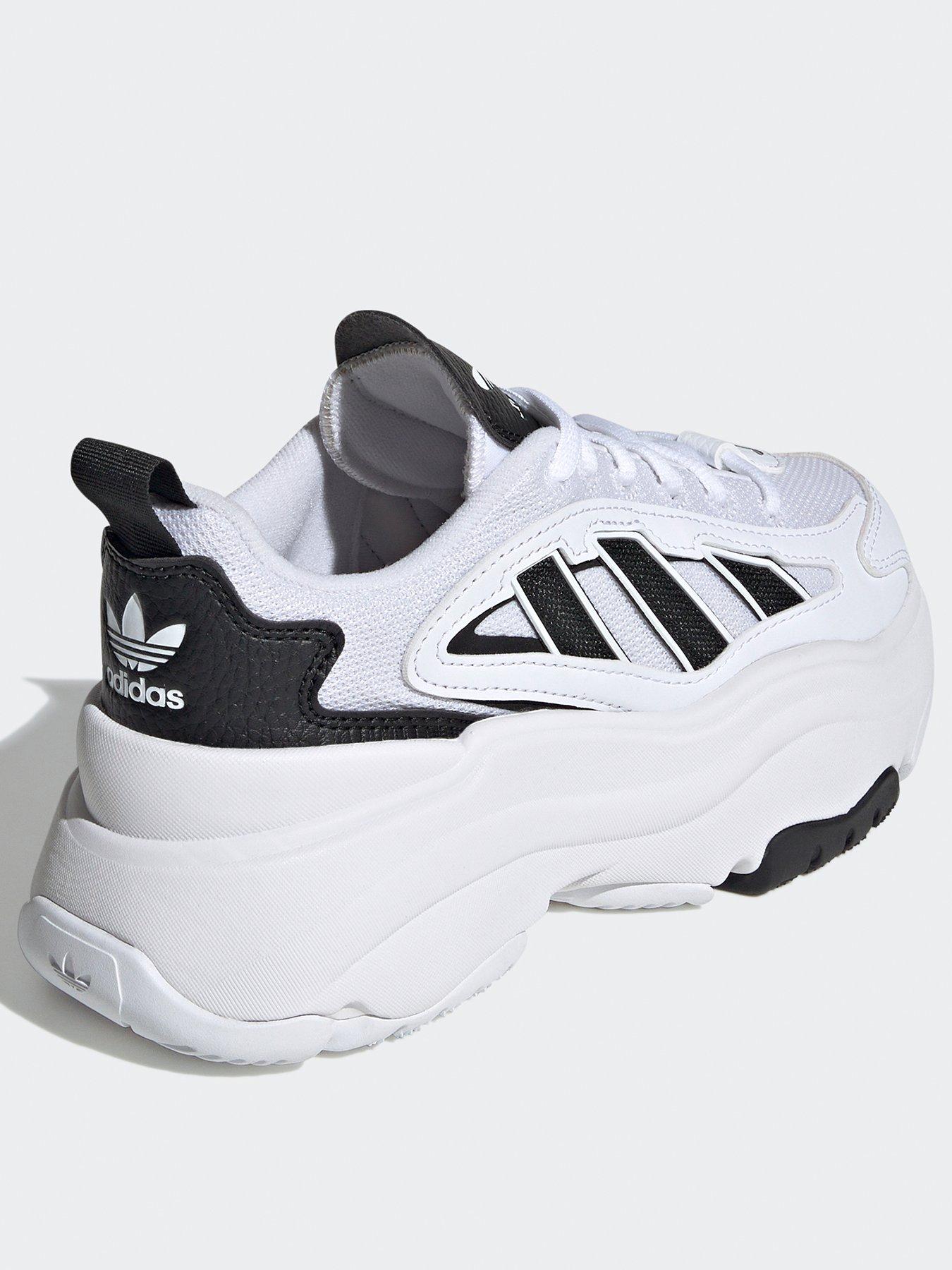 adidas originals sleek trainers in white junior