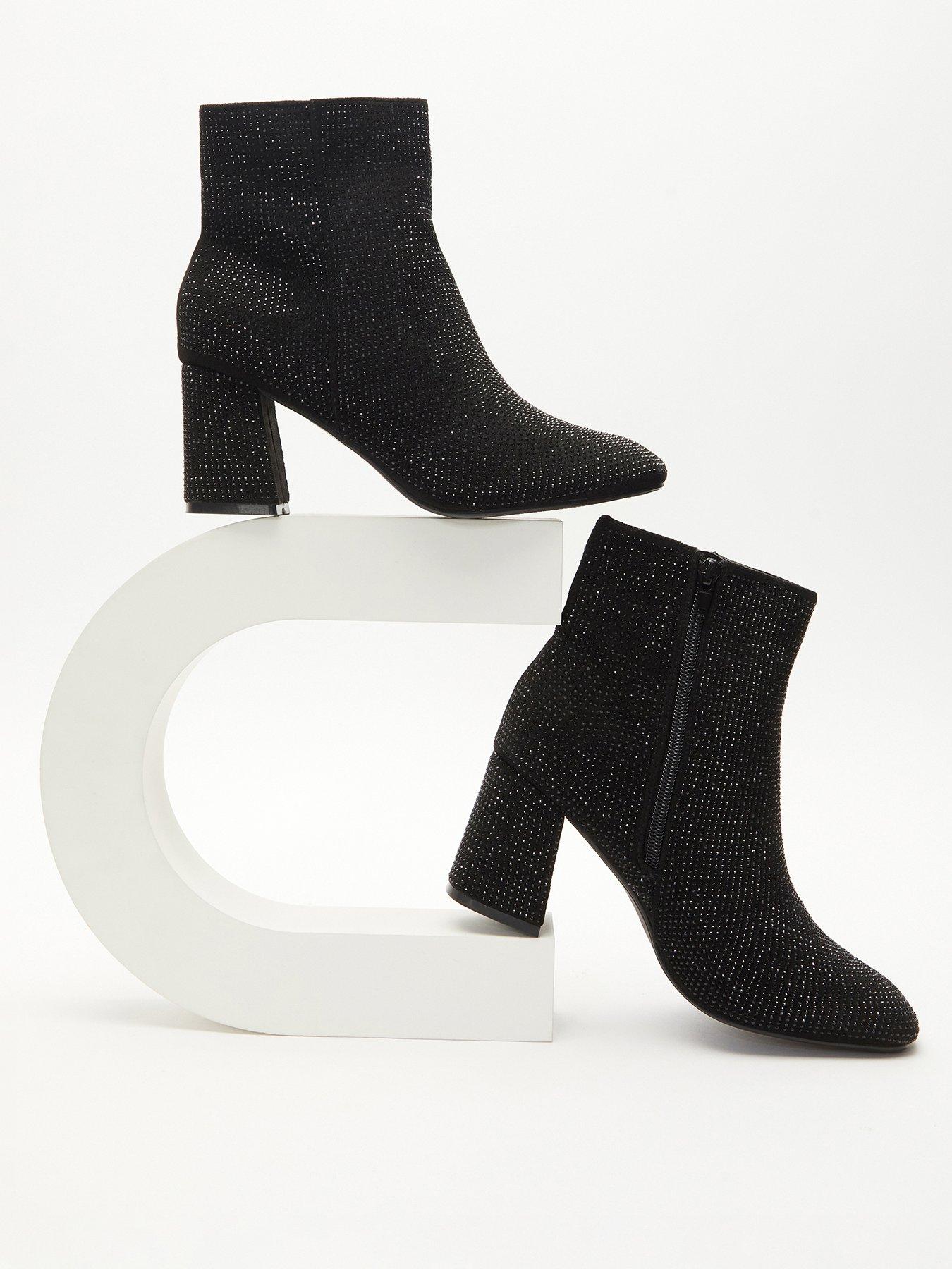 Quiz block hot sale heel ankle boots