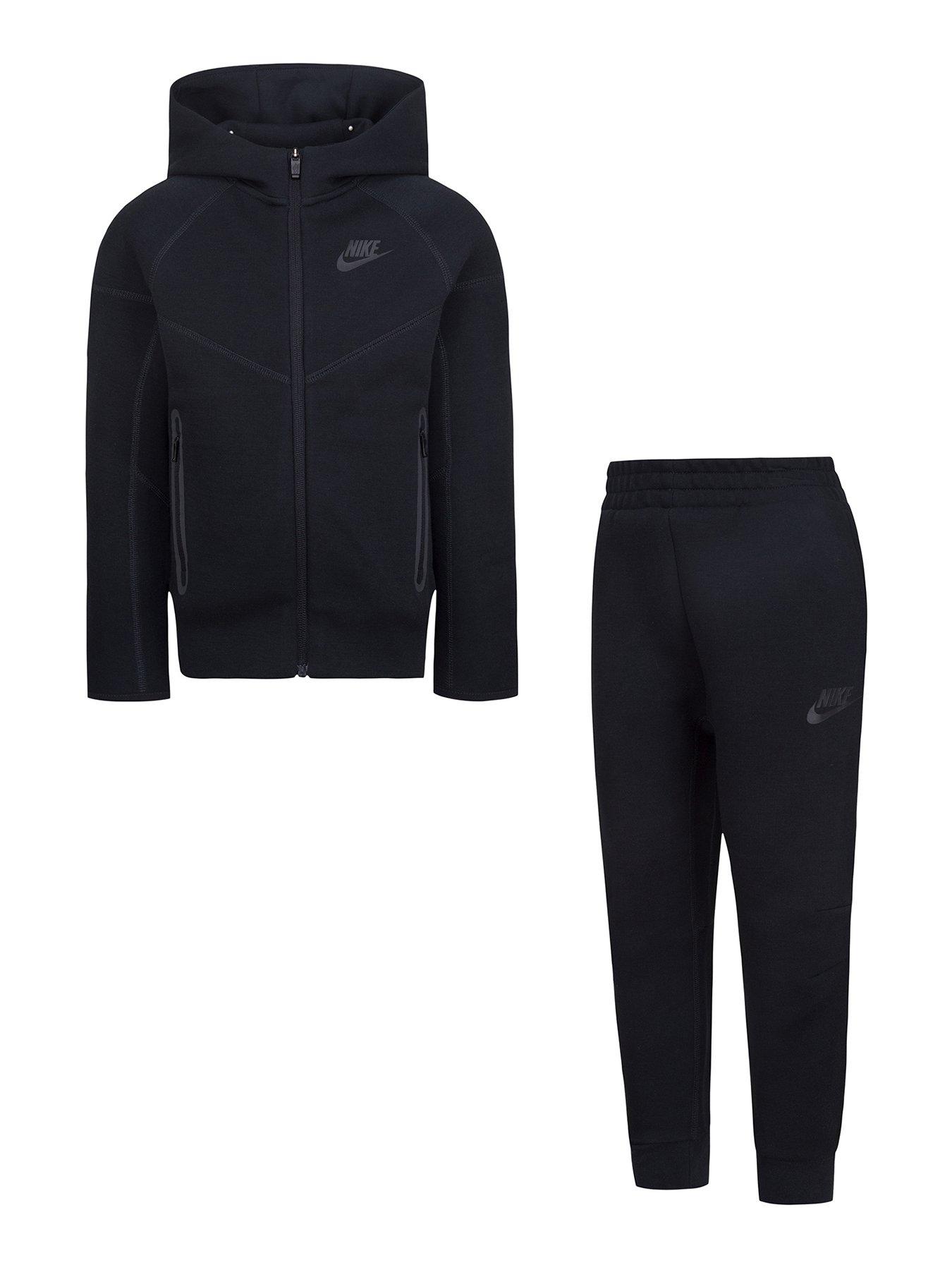 Shops Nike tech sweatsuit