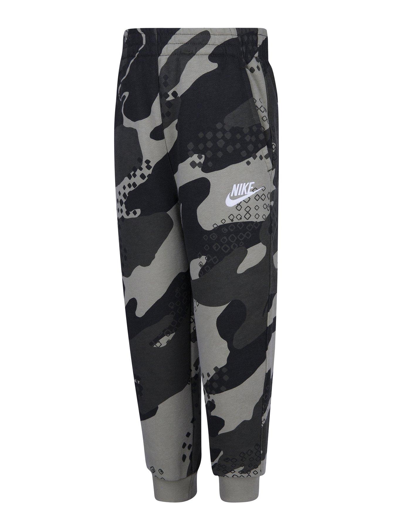 Nike sportswear hotsell club camo jogger