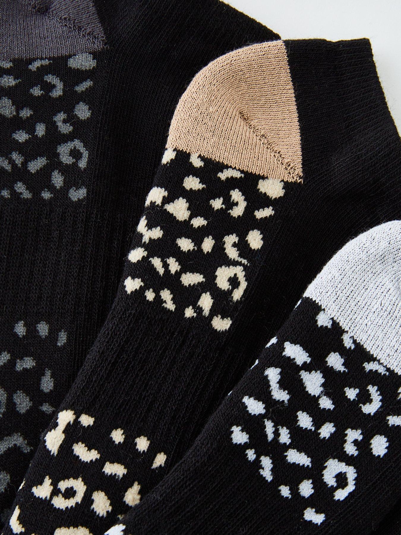 Image 3 of 3 of The Very Collection Womens 5 Pack Targeted Cushioning Trainer Liners - Black