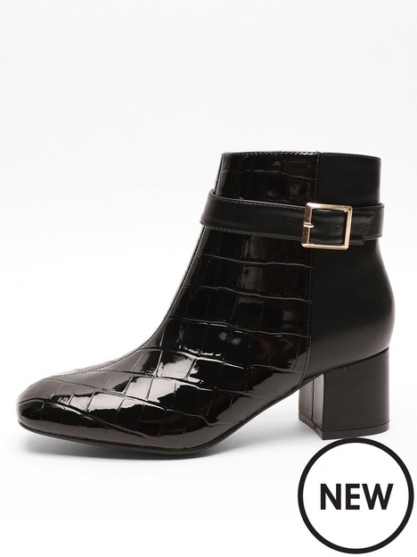 quiz-black-faux-leather-buckle-ankle-boots