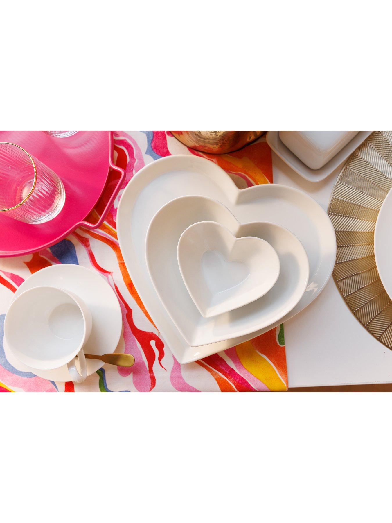 Image 3 of 7 of Mikasa Chalk Porcelain Large Heart-Shaped Serving Bowl