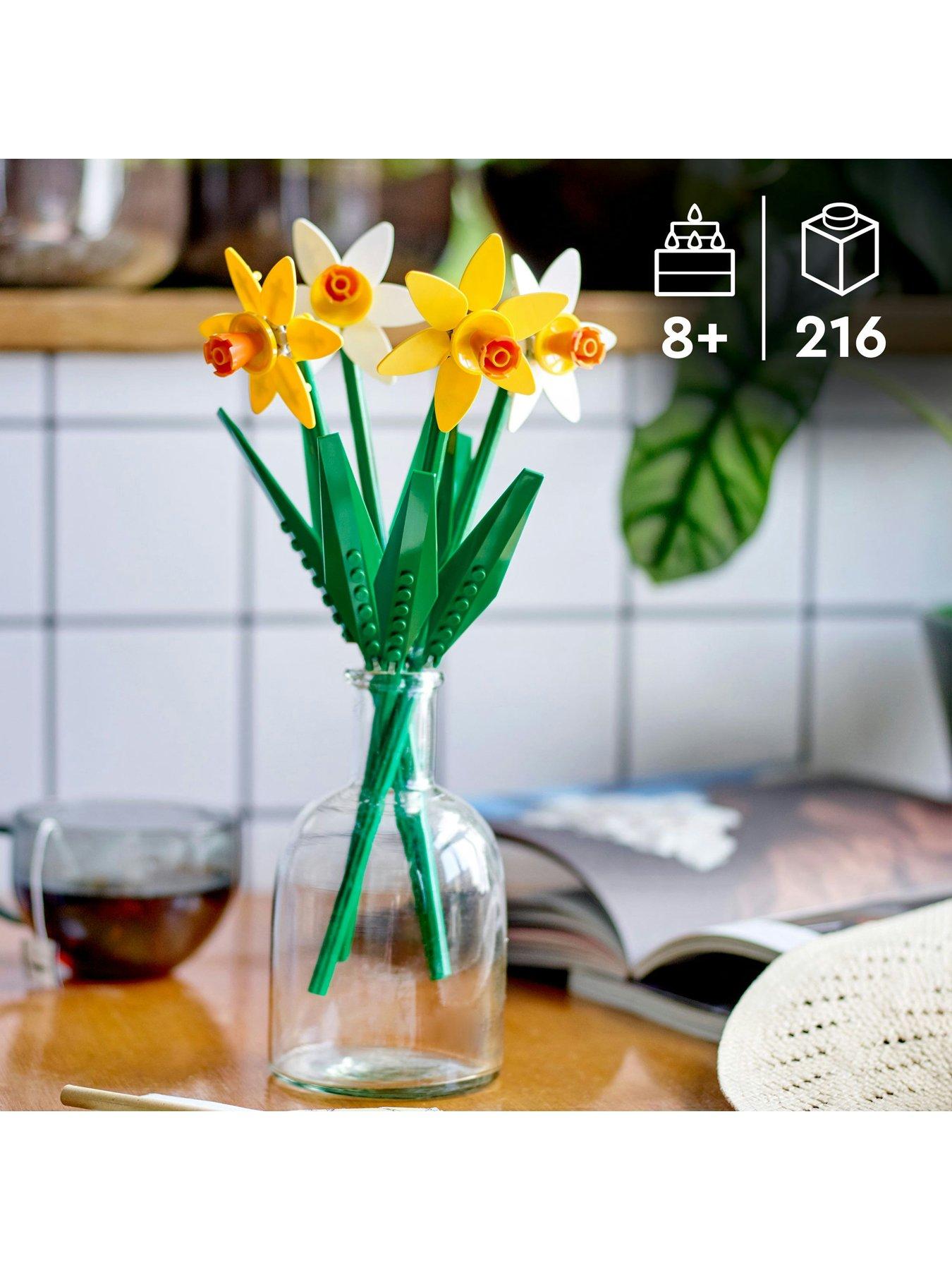Image 2 of 7 of LEGO Botanical Botanicals Daffodils Flower Set 40747