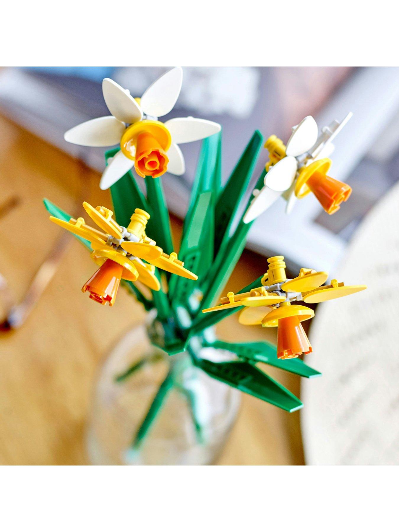 Image 5 of 7 of LEGO Botanical Botanicals Daffodils Flower Set 40747