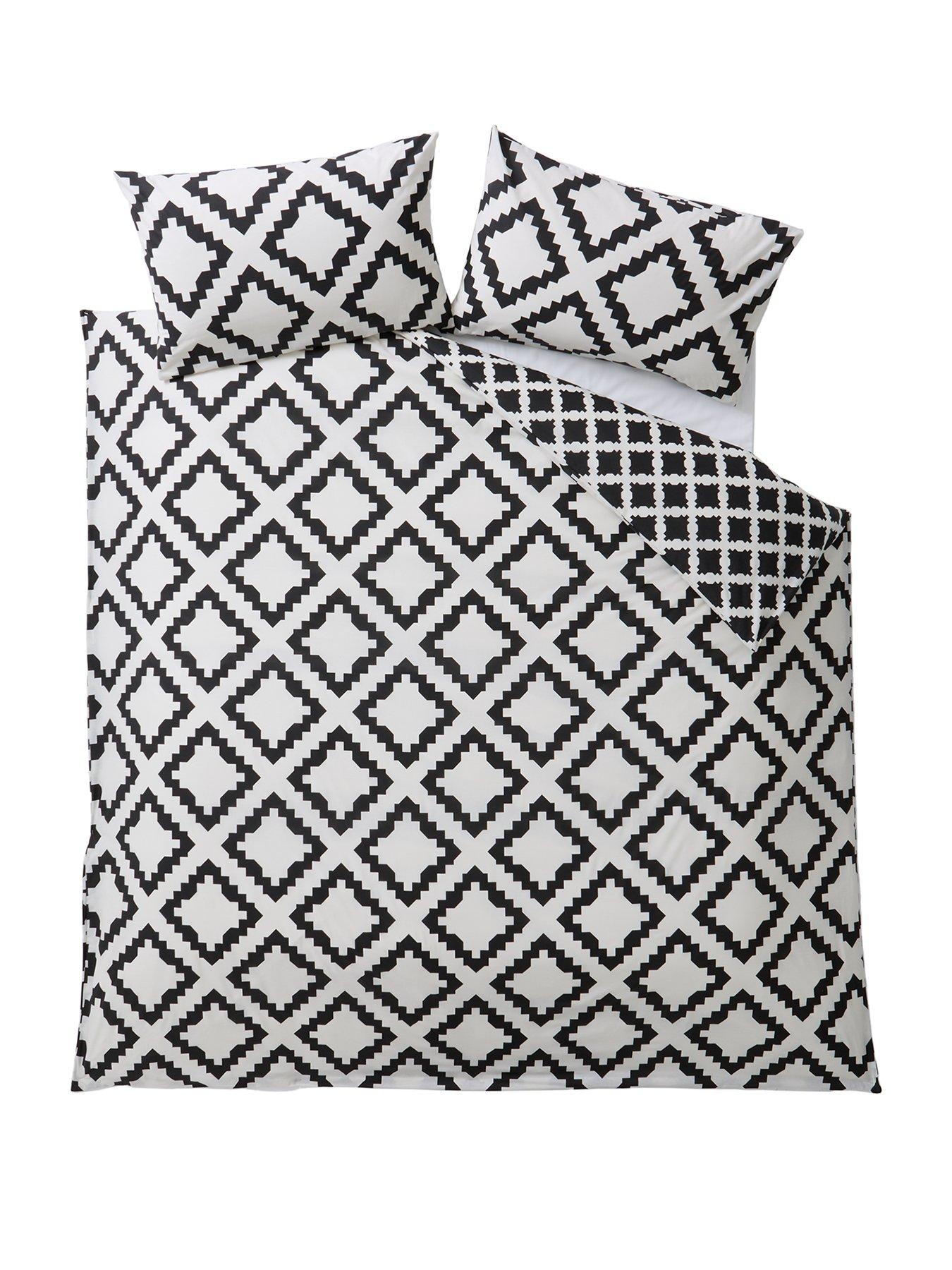  image of everyday-kamina-geo-duvet-cover-set-blackwhite