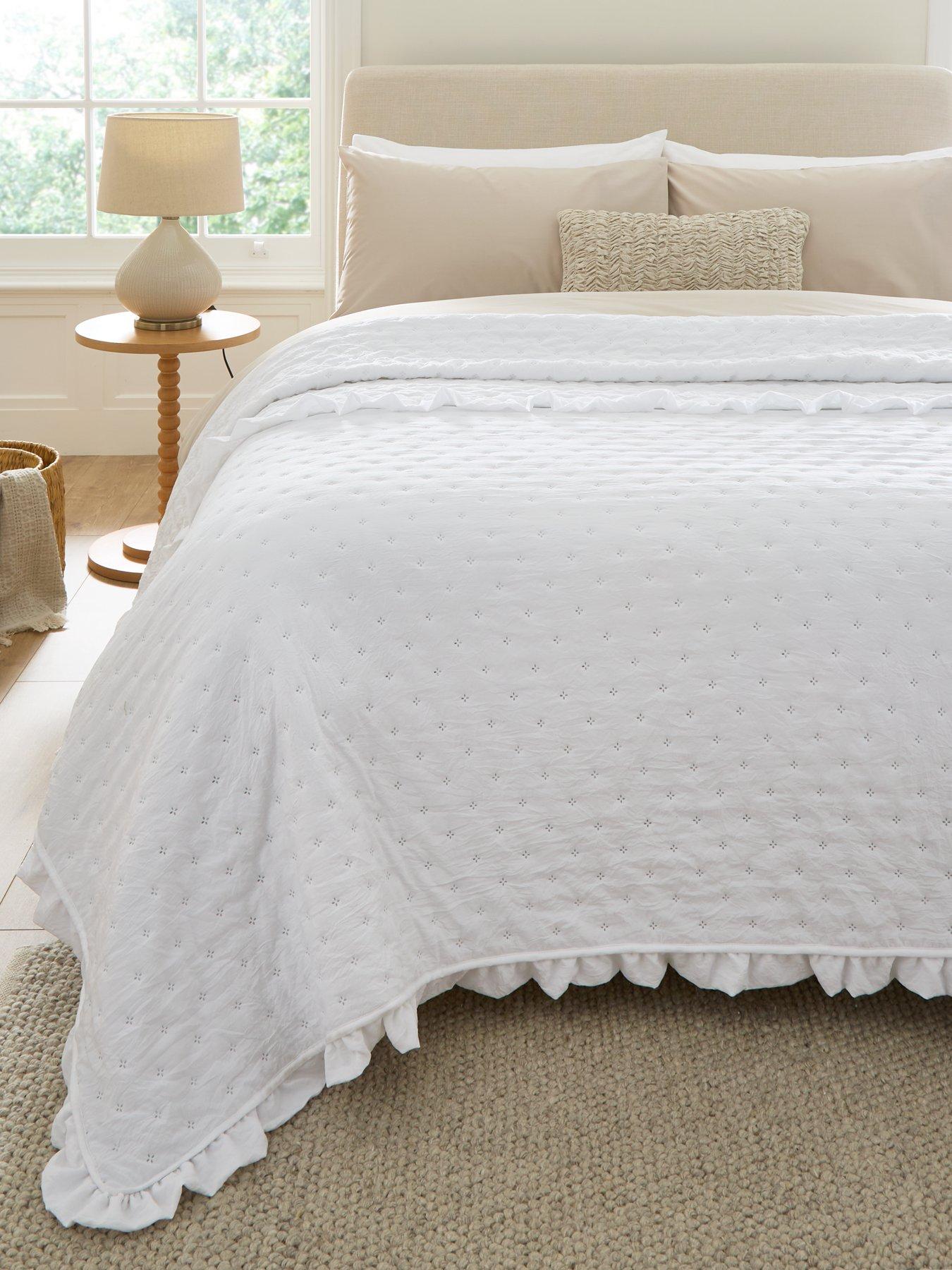 Very Home Ruffle Edge Pinsonic Bedspread Throw - White
