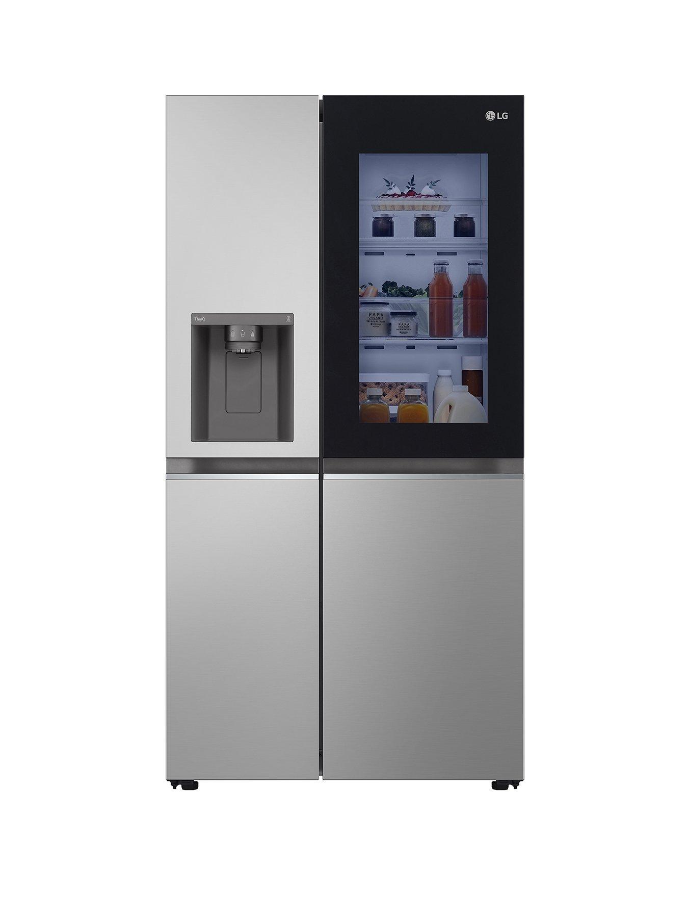 Non plumbed fridge freezer with water and store ice dispenser