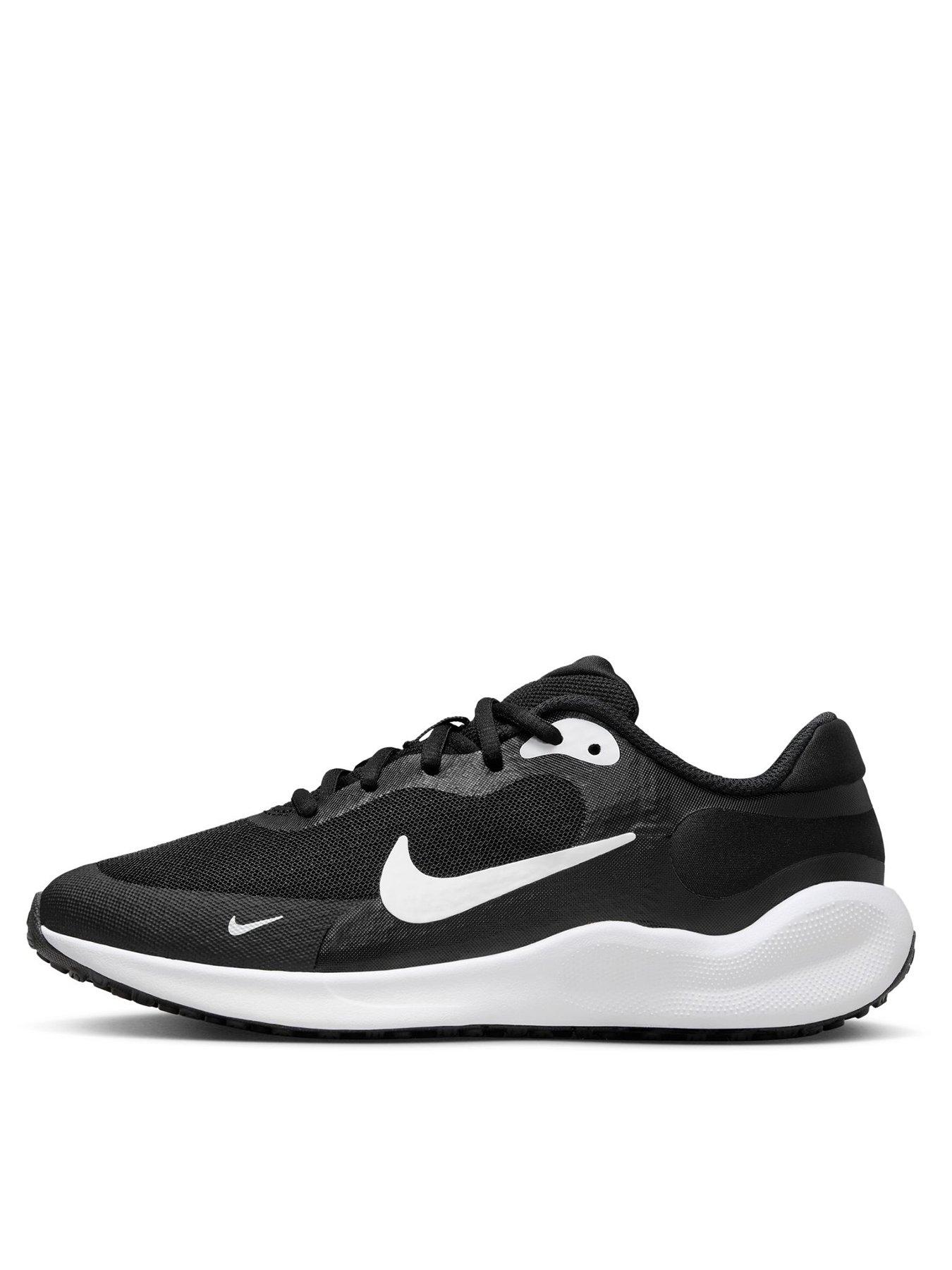 Trainers hotsell nike junior