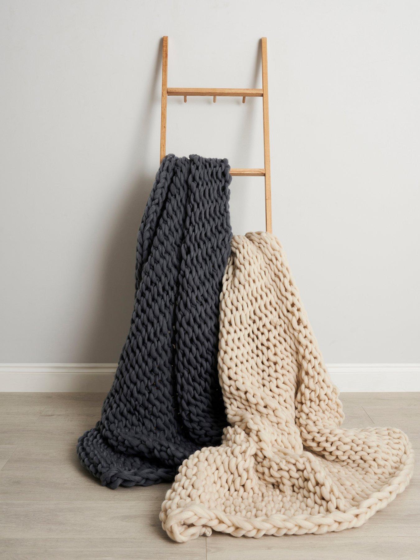 The Very Collection Chunky Knit Cable Throw | Littlewoods