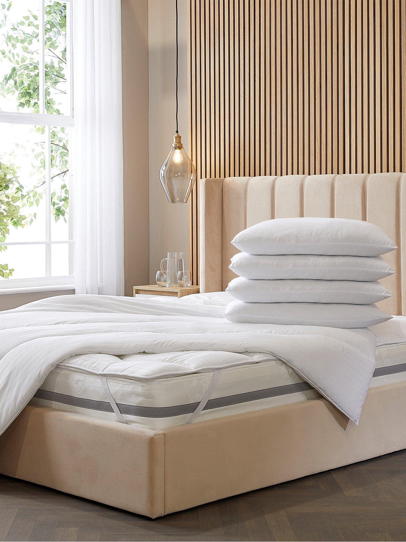 Image 6 of 6 of Snuggledown of Norway Luxurious Hotel 13.5 Tog Duvet and 4 Pillows Bundle - White