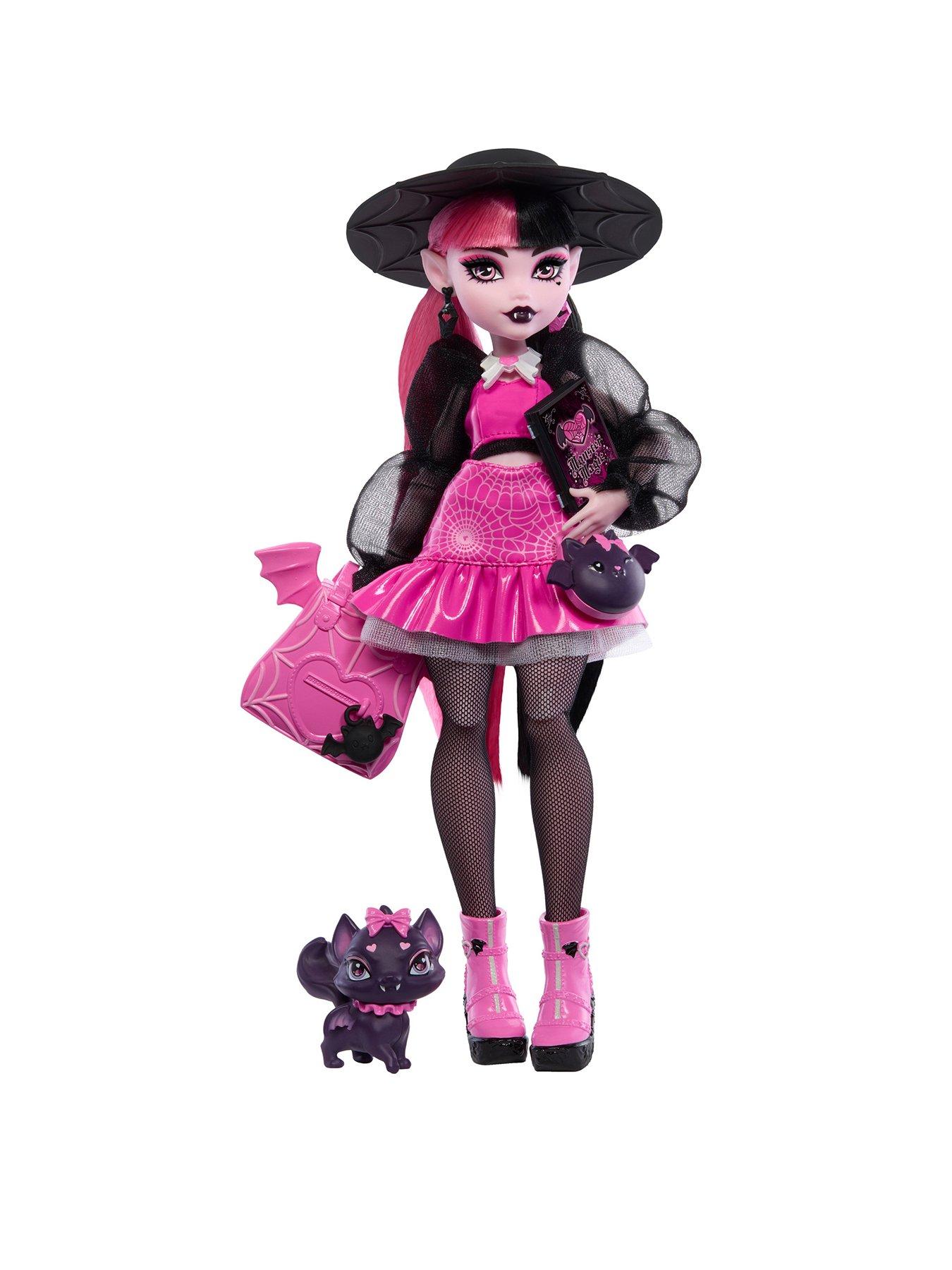 Monster High Draculaura Fashion Doll  &  Accessories