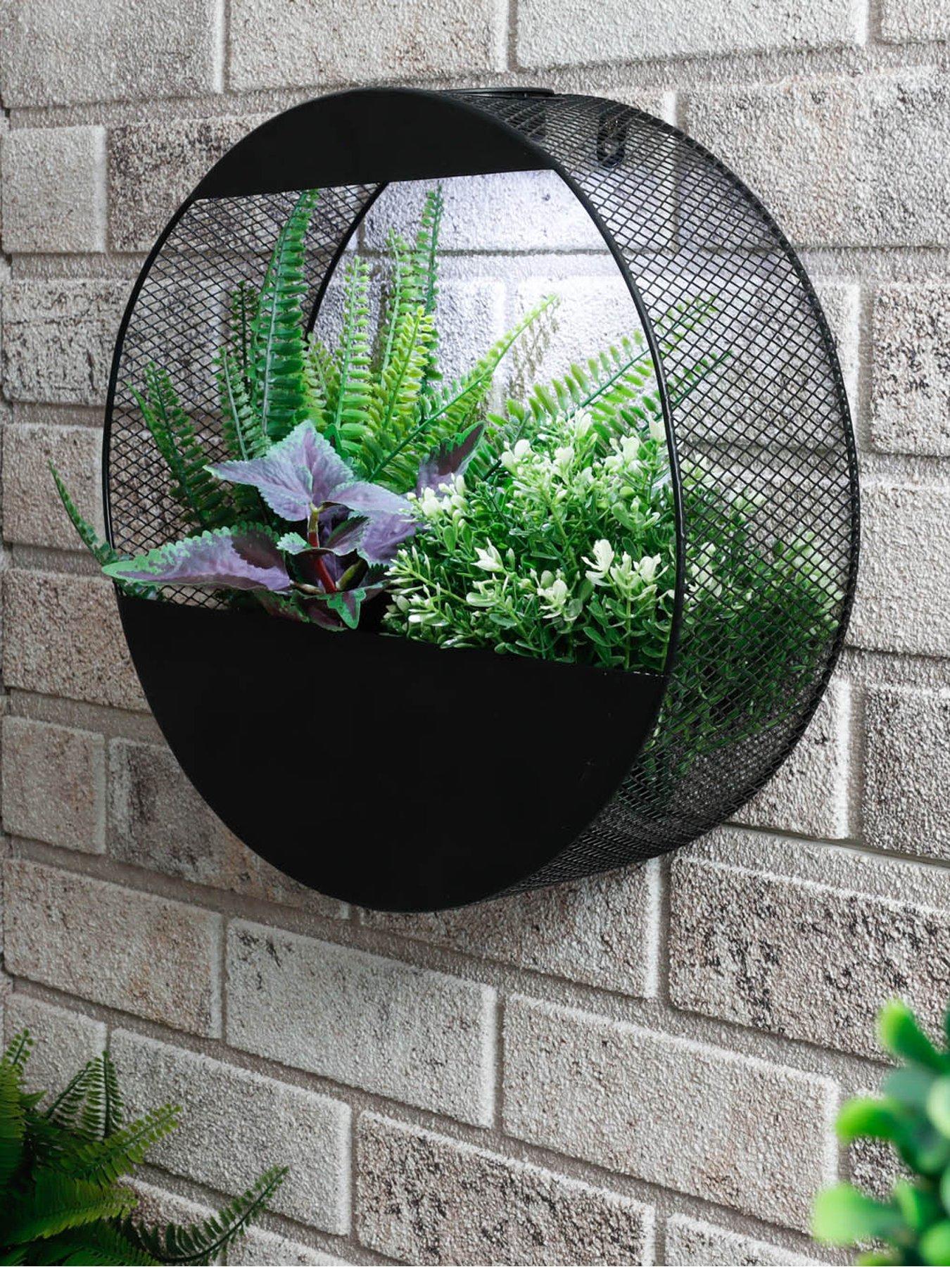 streetwize-circular-solar-wall-planter