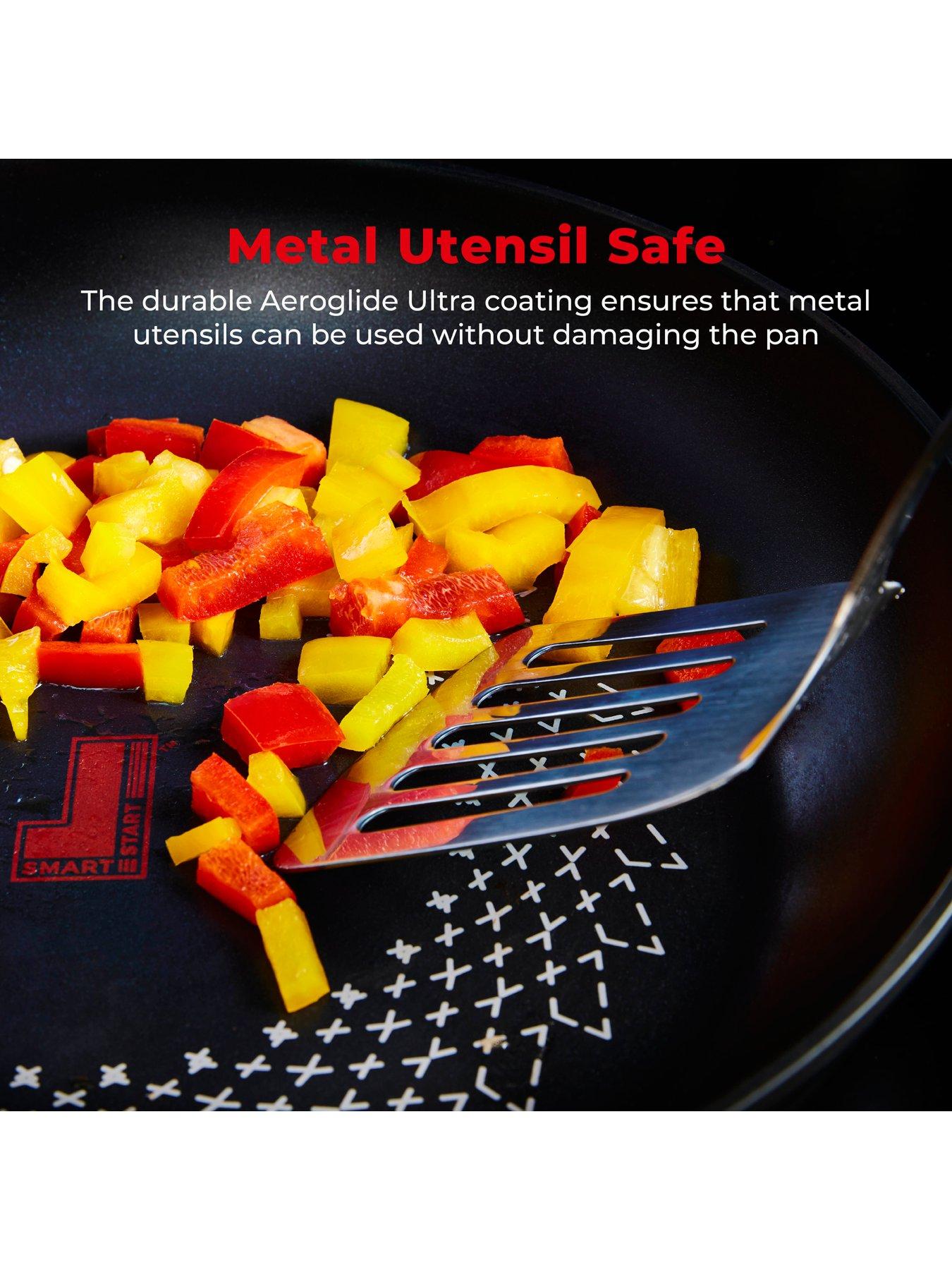 Image 5 of 8 of Tower SmartStart Ultra Forged 28 cm Wok