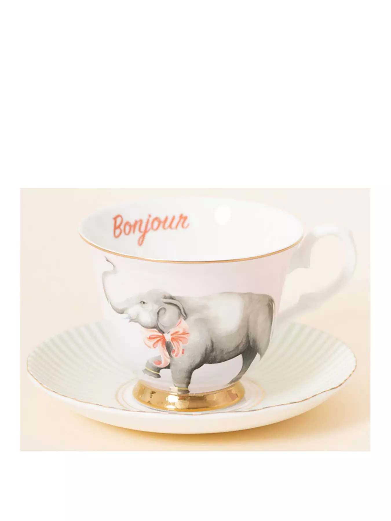 Ellen Yvonne espresso cups and saucers are just so cute! Aren't