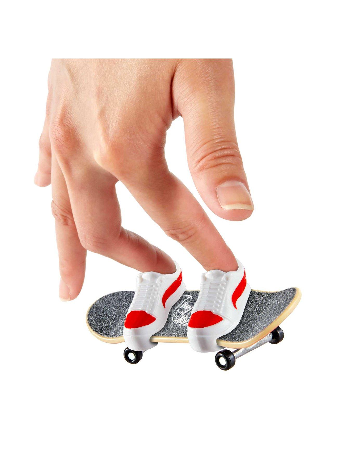  image of hot-wheels-skate-4-pack-fingerboard-assortment